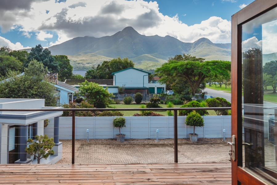 4 Bedroom Property for Sale in Heatherlands Western Cape